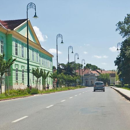 Korona Szallo Sarvar Exterior photo